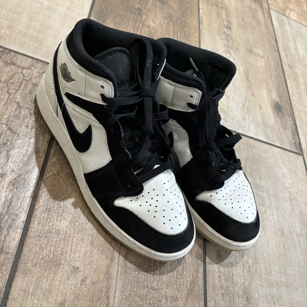 Air Jordan 1 Mid 'Diamond Shorts' Black Sneakers, Size 6.5Y
